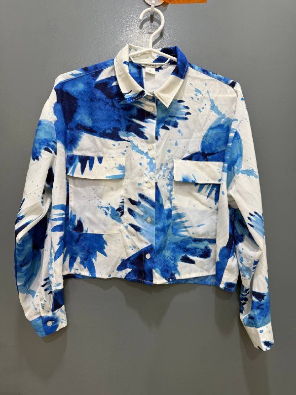 Черные и синие джинсы Bershka Mom, пиджак Monki, рубашки, платья 6