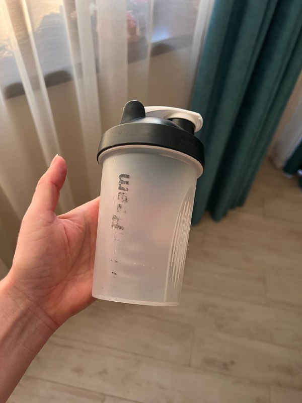 Бутылка черная, Термос черный, Термокружка розовая, Шейкер большой черно-желтый 10