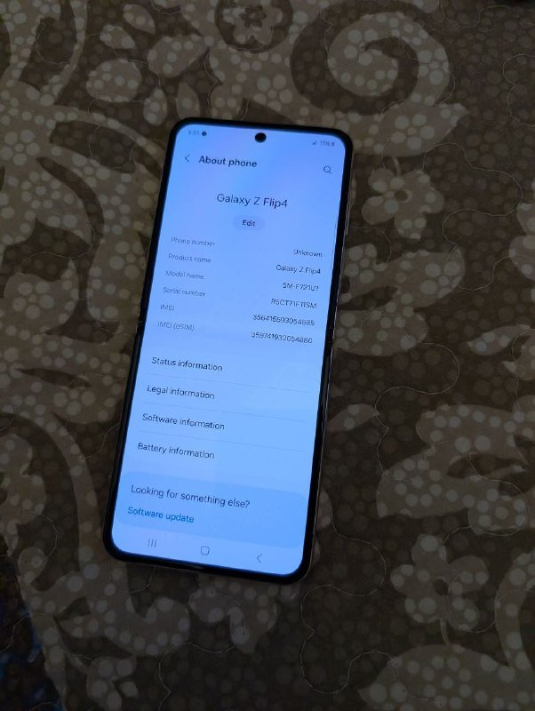 Samsung Galaxy Z Flip 4 7