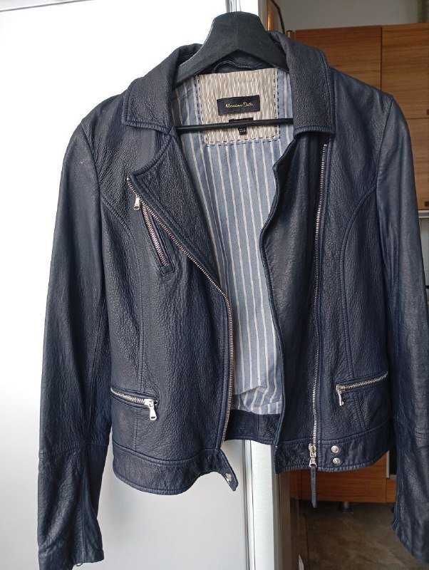 Женская кожаная куртка Massimo Dutti размер М (XS) после химчистки