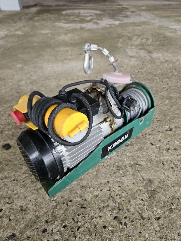 Лебедка с тросом 25 метров