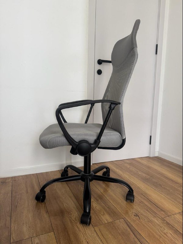 Монитор Xiaomi, 2 офисных стула, рабочий стол, мультиварка, посуда, фильтр, ваза, весы, корзины, подушки, пледы 3