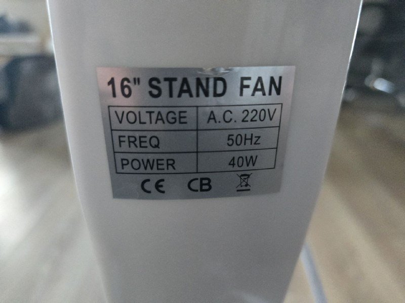 Два напольных вентилятора с режимом нагрева 4