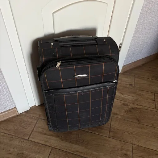 Чемодан для ручной клади