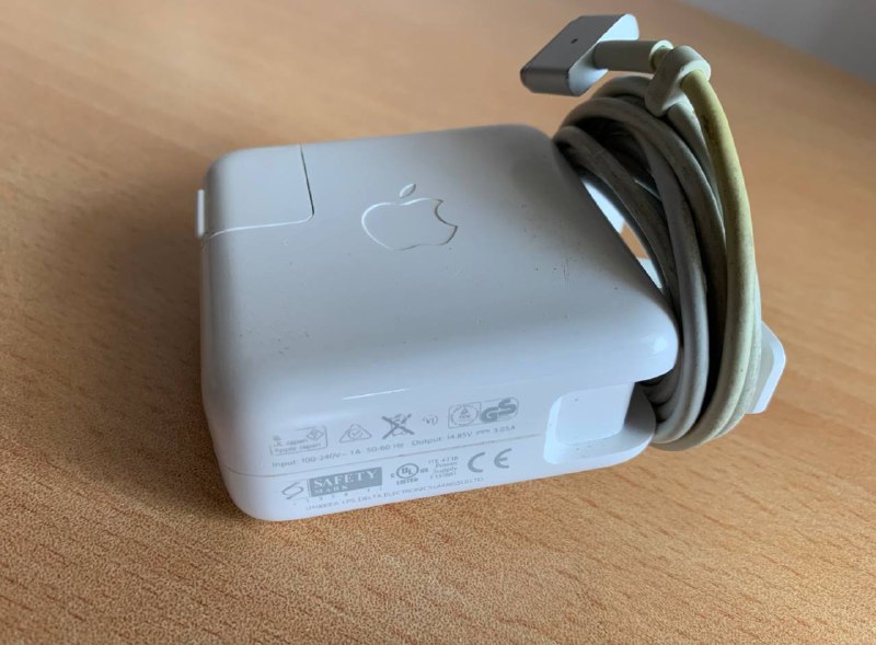 MacBook Air 13.3” (2017), 8 ГБ ОЗУ, SSD 128 ГБ 3