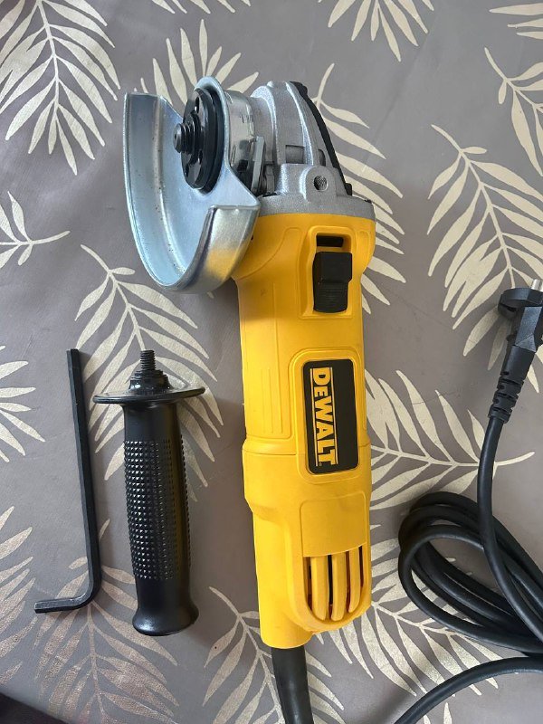 Углошлифовальная машина DeWALT DWE4157