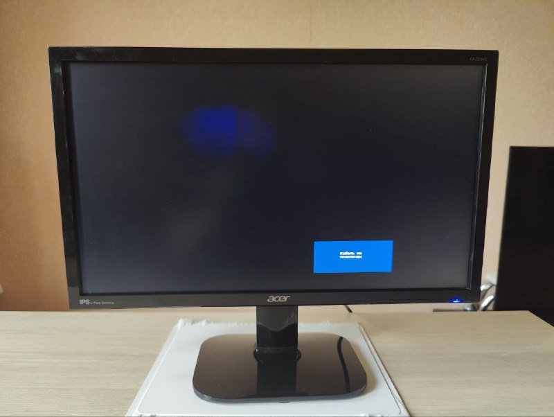 UDTV 43U6210 43" 4K UHD Smart TV, AOC Q27G2E/BK 27" 2K Gaming Monitor, Acer KA220HQ 21.5" Full HD Monitor, Deepcool M-Desk F3 Monitor Stand 4