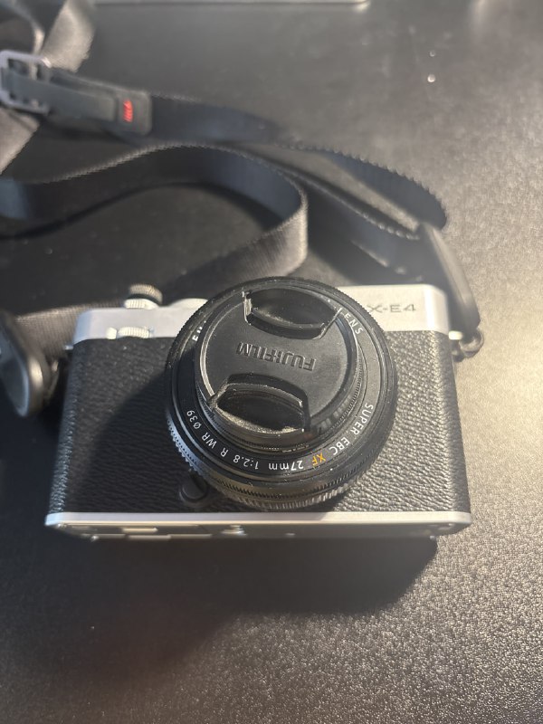 Fujifilm X-E4 с объективом XF 27mm f/2.8 2