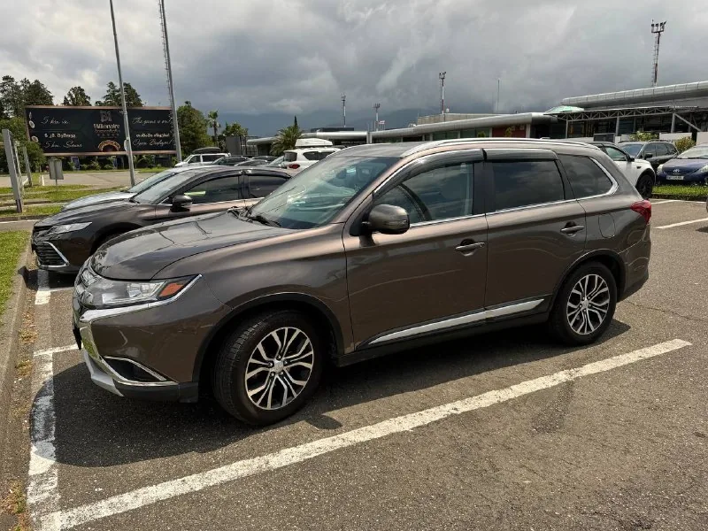 Mitsubishi Outlander 2017 1