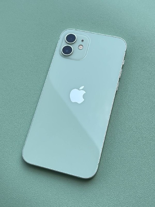 iPhone 12 128 ГБ with case