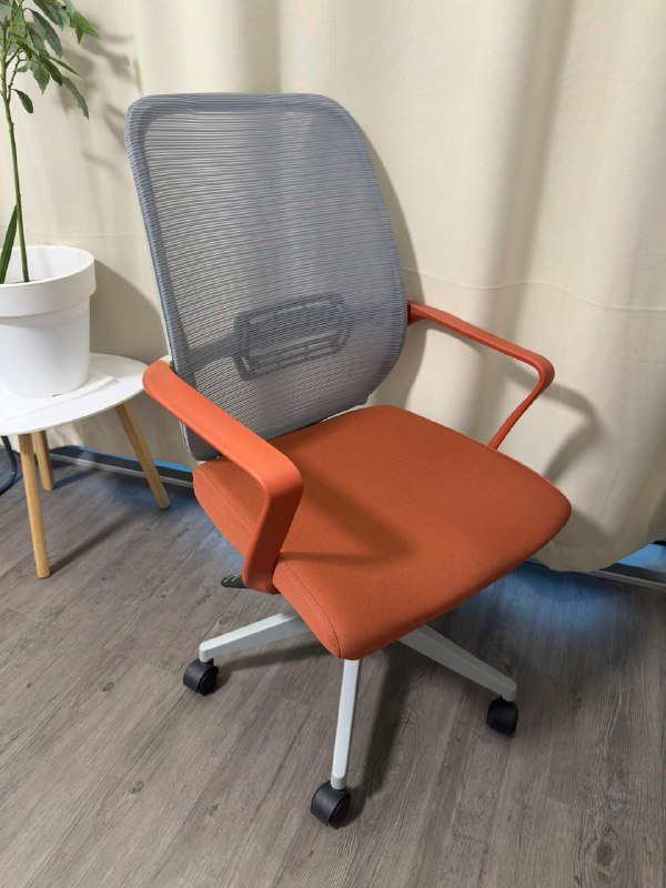 Пылесос, проектор, вафельница, наушники, кейс, плащ, переноска, рабочее кресло 8