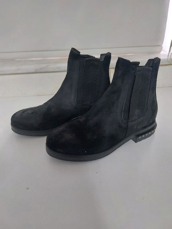 Итальянские замшевые ботинки размер 38 4