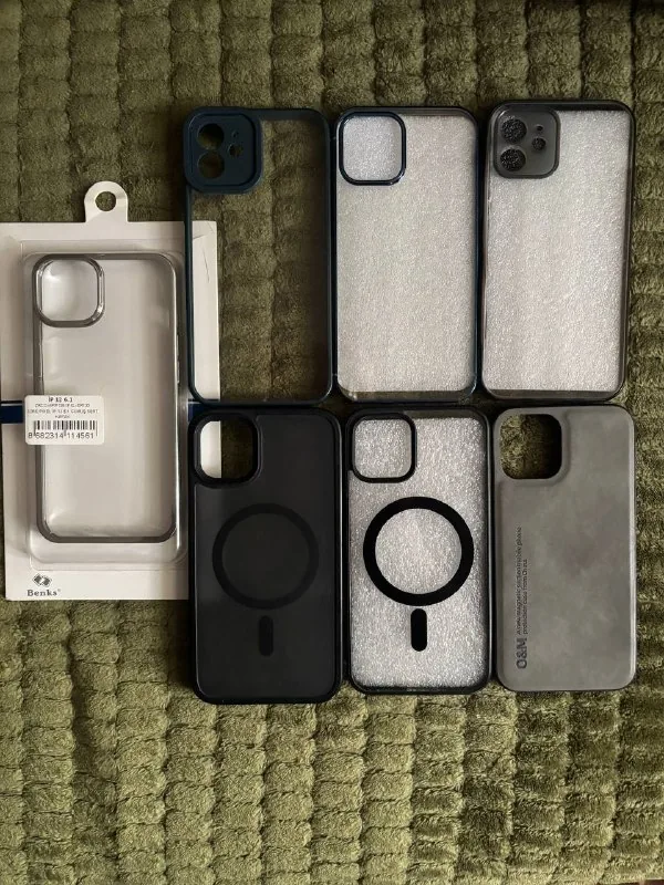 Чехлы на iPhone 12 и 12 Pro