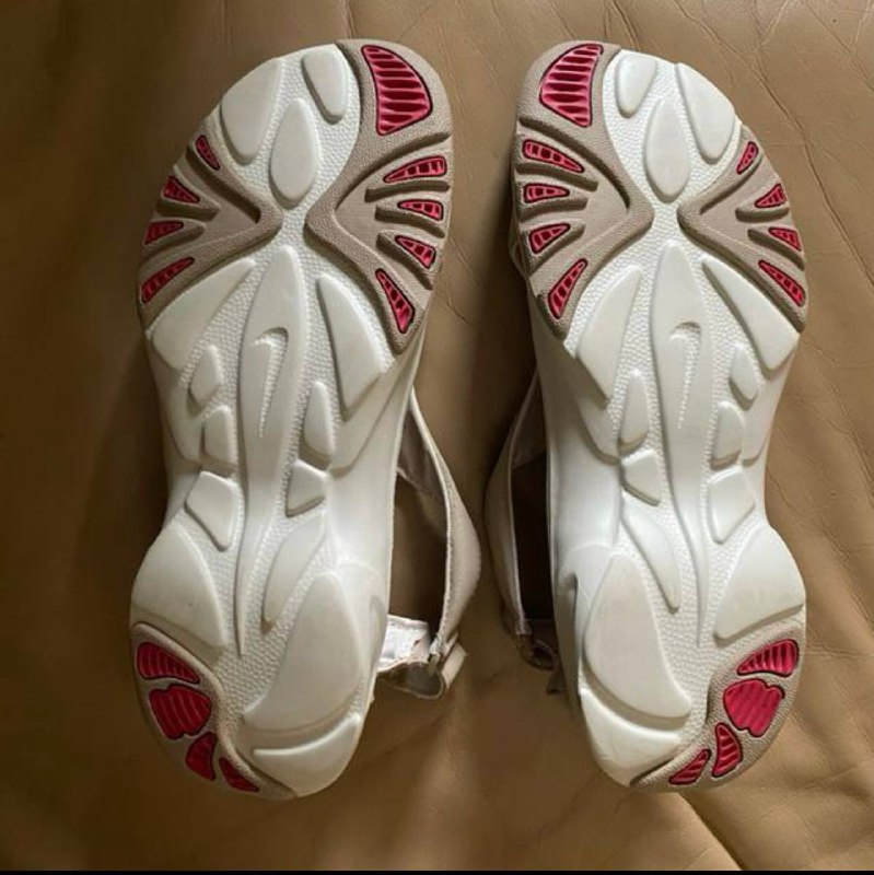 Сандалии Nike, джинсы William Rast 6