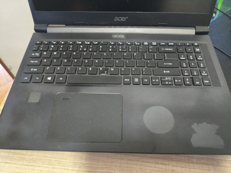 Acer laptop for sale, 1TB M.2, needs minor repairs 5