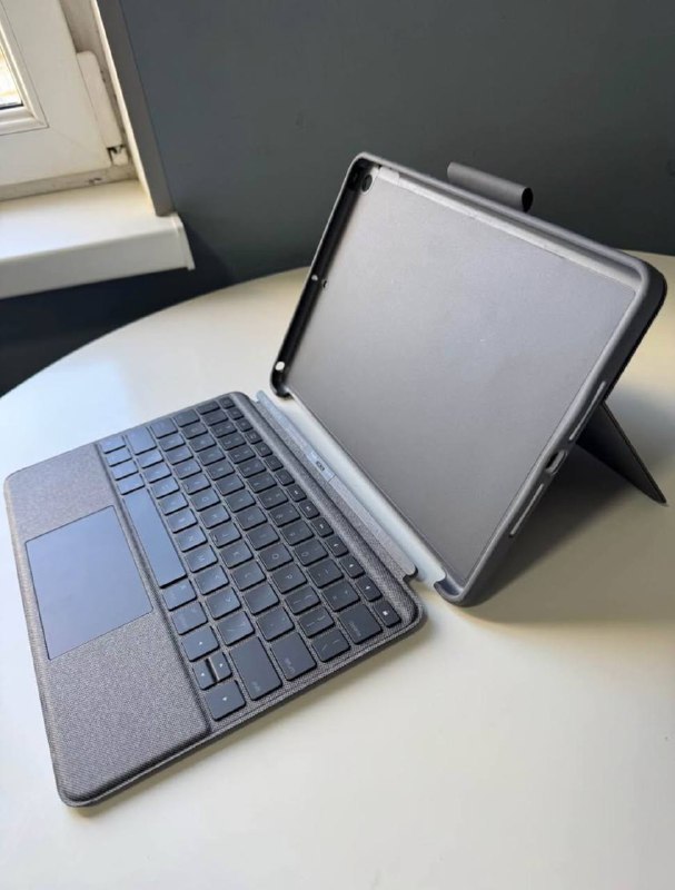 iPad 9 64 ГБ, клавиатура Logitech Combo Touch, Apple Pencil 2 4