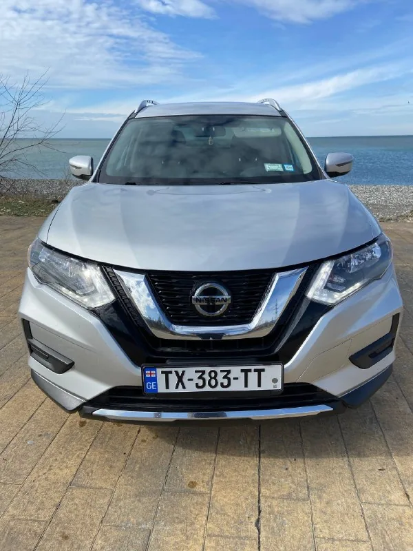 Nissan Rouge SV 2018 1