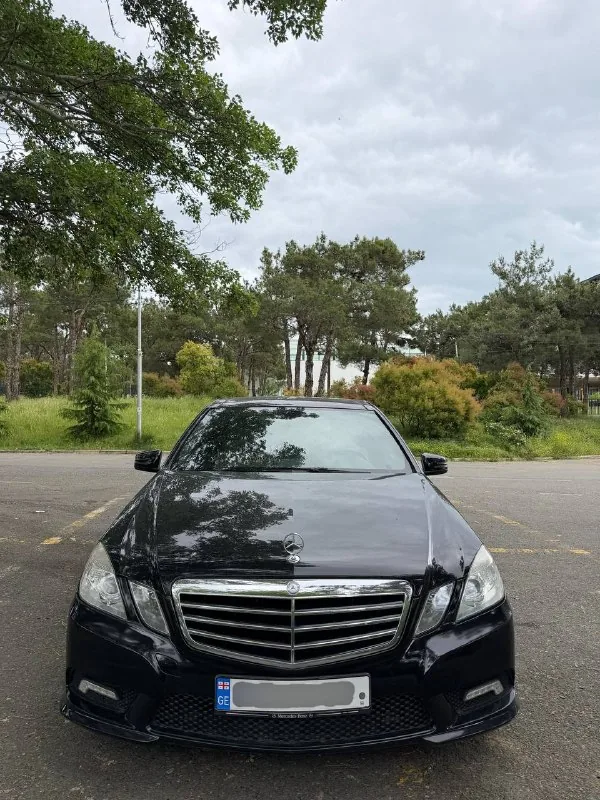 Mercedes-Benz E350 AMG 1