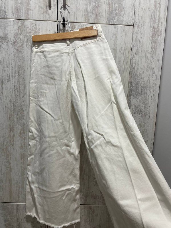 белые джинсы bershka, джинсы pull and bear, джинсовое платье короткая H&M 2