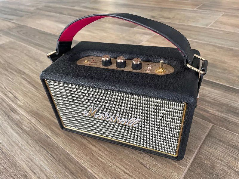 Колонка Marshall Kilburn I Black Gold