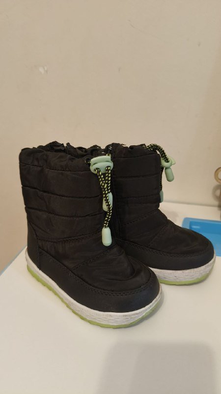 Тапочки и зимние сапожки размер 23 4