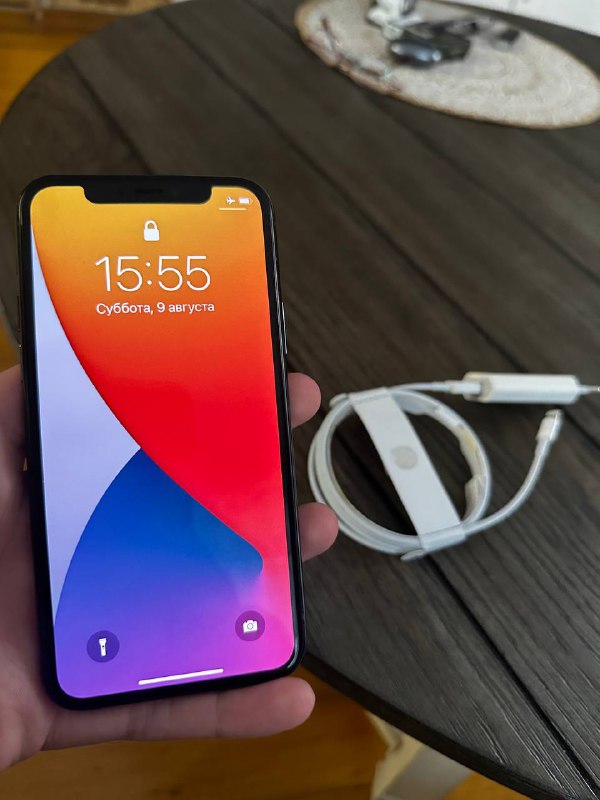 Apple iPhone 11 Pro зеленый с зарядным устройством 6