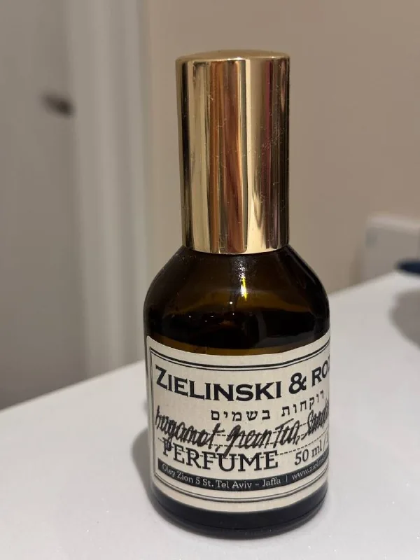Духи Estee Lauder, Moschino, Zielinski&Rozen 3