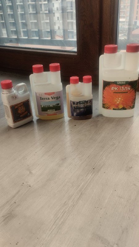 Growbox палатка с лампой и фильтром угольным, удобрения 4