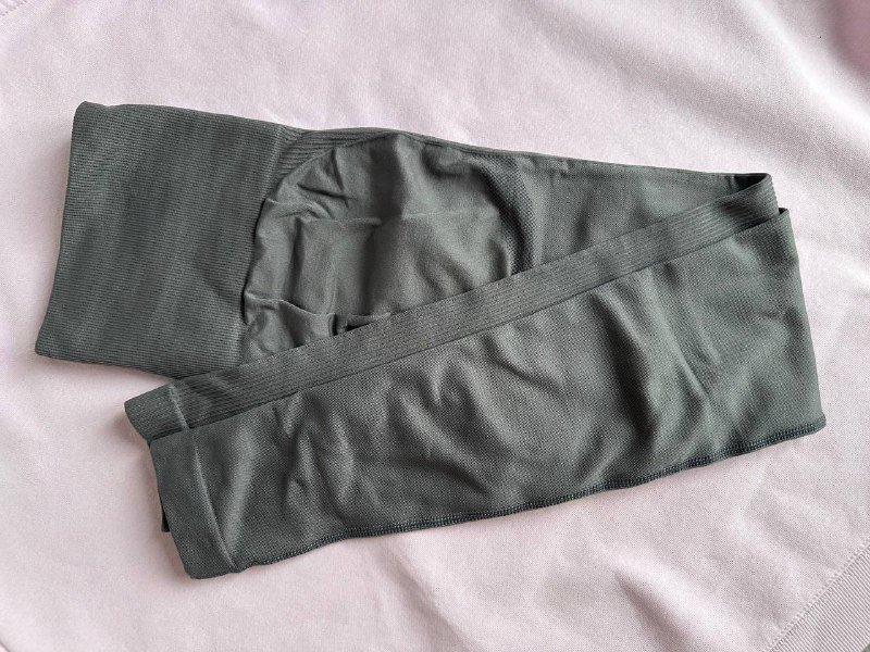 Спортивный топ, леггинсы S, M 2