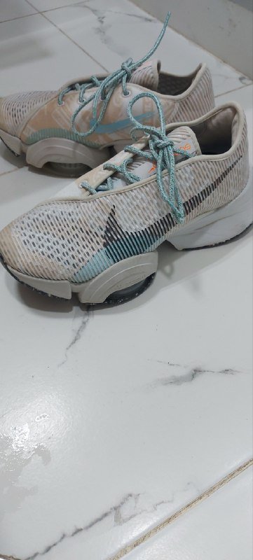 Nike оригинальные женские кроссовки размер 37,5