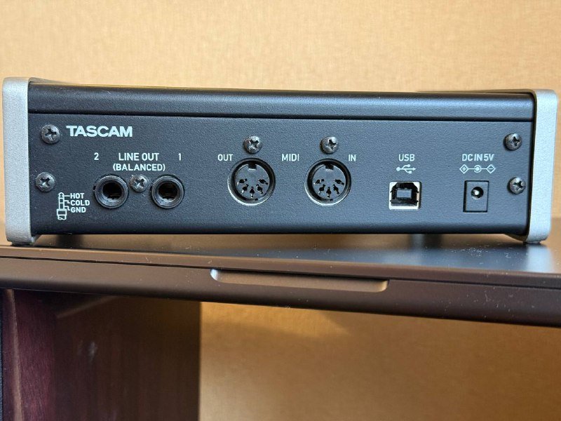 Звуковая карта Tascam us 2x2 3