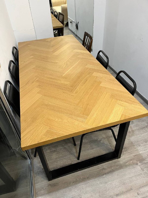 Большой крепкий стол 90x200x74