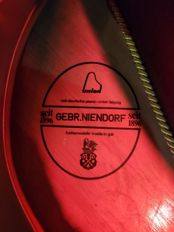 Gebr Niendorf baby grand piano, mics 2