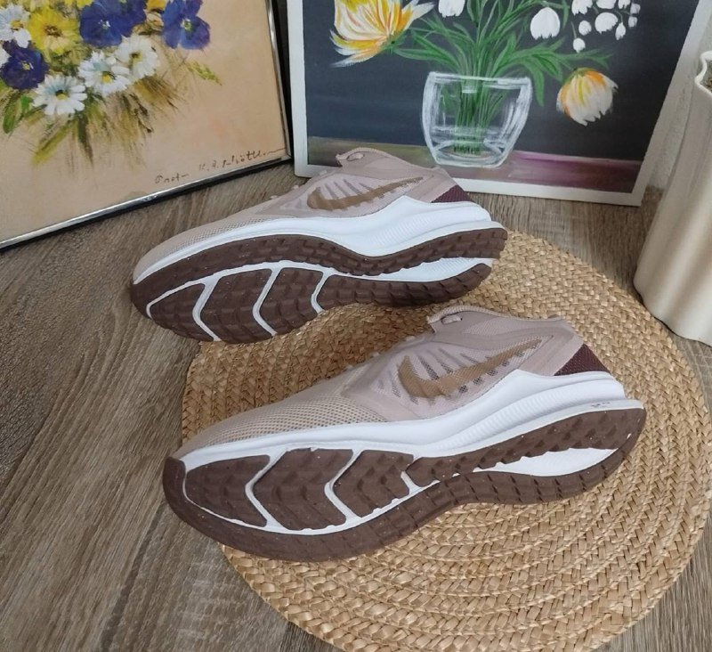 Кроссовки Nike размер 37.5 и 39 5