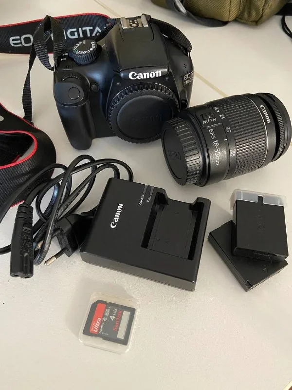 Canon EOS 1100D, китовый объектив, сумка, зарядное
