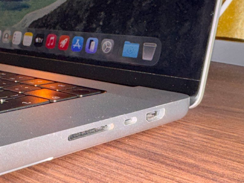 MacBook Pro 16” M1 Pro 16GB RAM 6