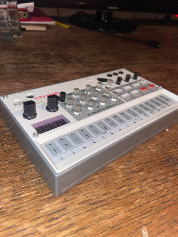 Korg Volca Sample MK2, Zoom MS-70CDR процессор эффектов