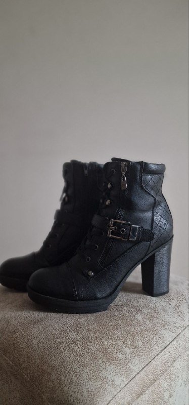 Кожаные ботинки Guess 40 EUR