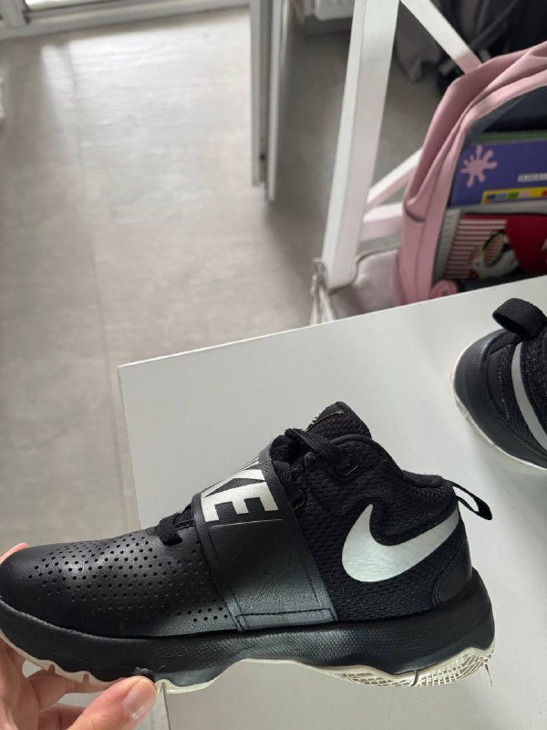 Оригинальные кроссовки Nike размер 36.5 2