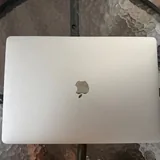 MacBook Pro 15 2018 i7 16 GB RAM 256 GB SSD 1