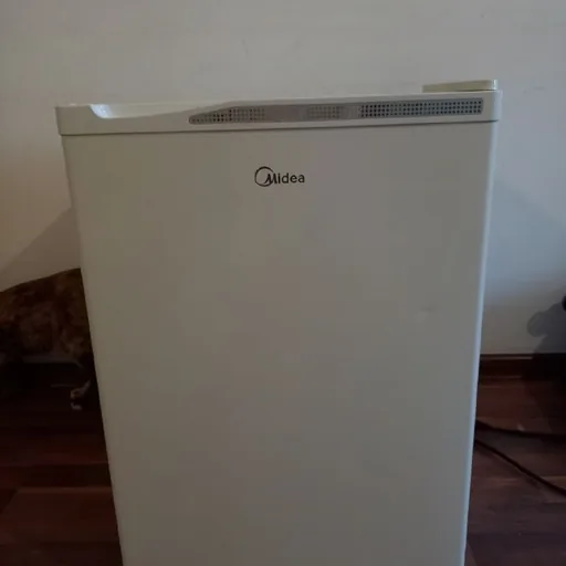 Компактный холодильник Midea