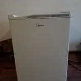 Компактный холодильник Midea 1