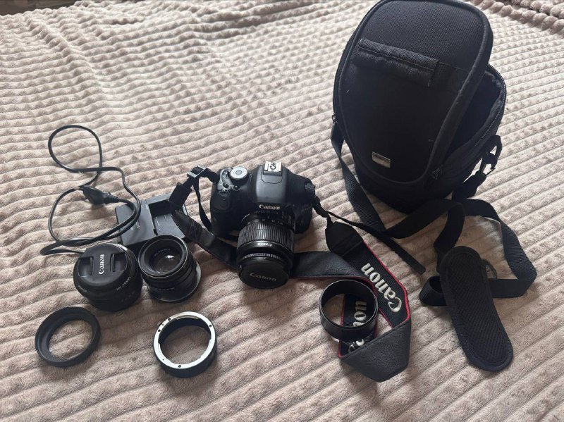 Зеркальный фотоаппарат Canon 600D с объективами и аксессуарами