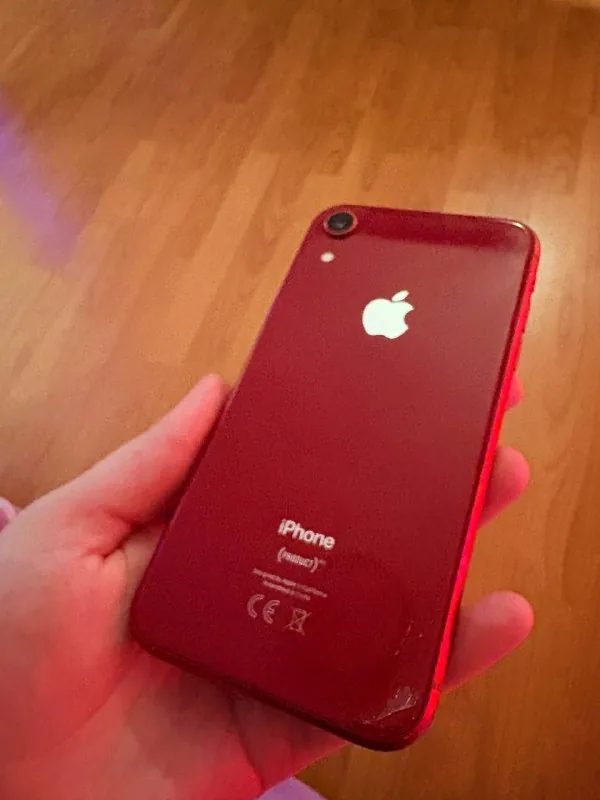 iPhone XR 64GB, iPhone 12 128GB 1