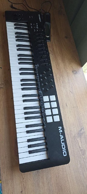 Midi клавиатура с педалью и подставкой