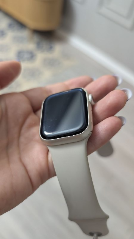 Apple Watch 8 in good condition