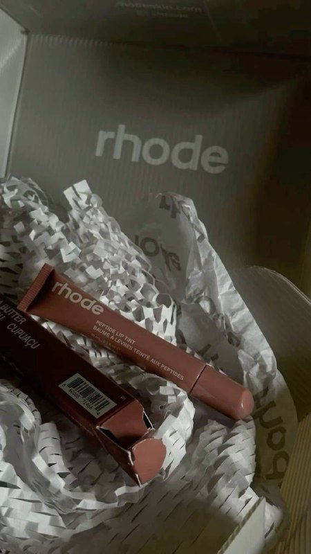 Блеск для губ Summer Fridays, Блеск для губ Rhode, Румяна и блеск Rhode 4