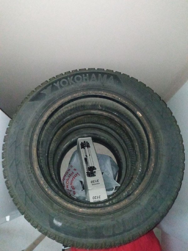 Зимняя шипованная резина Yokohama 175/65r14 4 шт