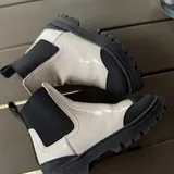 Nike кроссовки, ботинки Zara 2