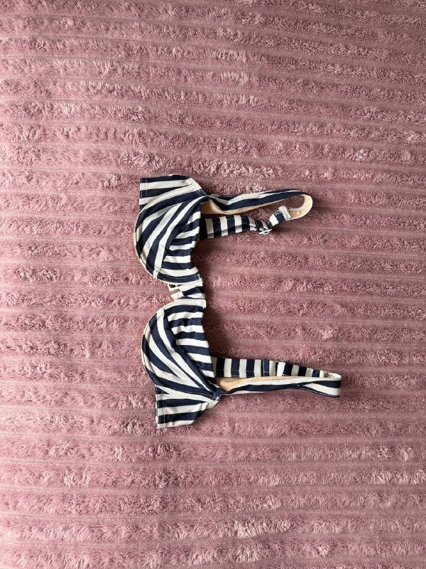 Бюстгальтеры и леггинсы женские XS, S